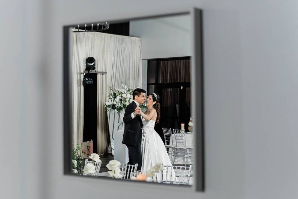 Newlywed first dance