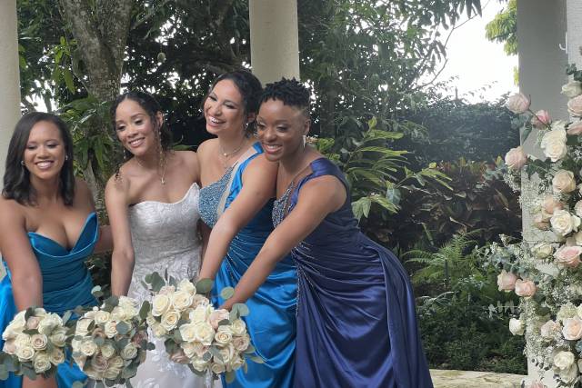 Bride & Bridesmaid
