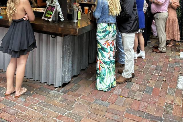 Guinevere's Pub front