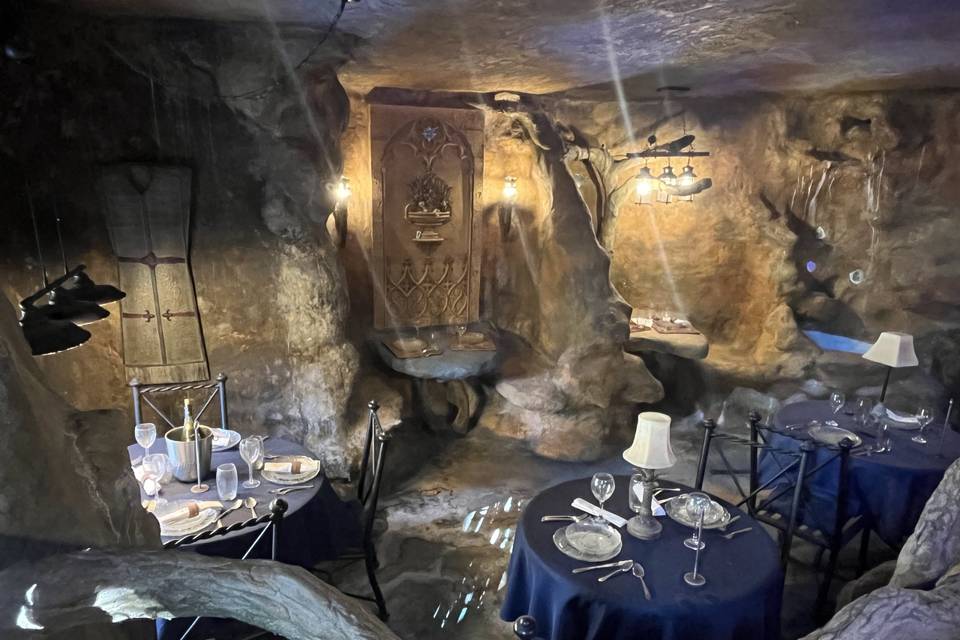 Cave seating