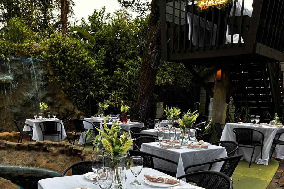 Courtyard seating