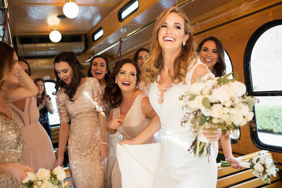 Trolley+inside+bridesmaids+laughing+@divzimedia