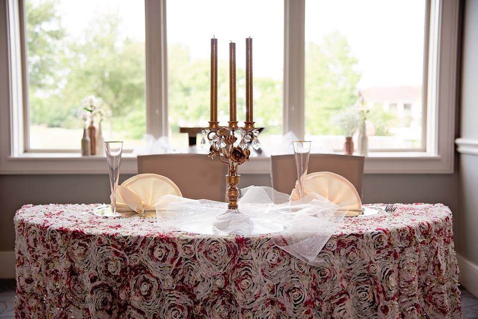 Sweetheart table