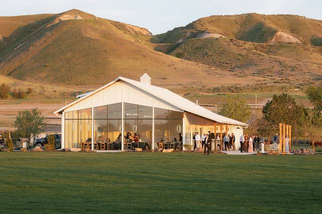 Weddings by Clara