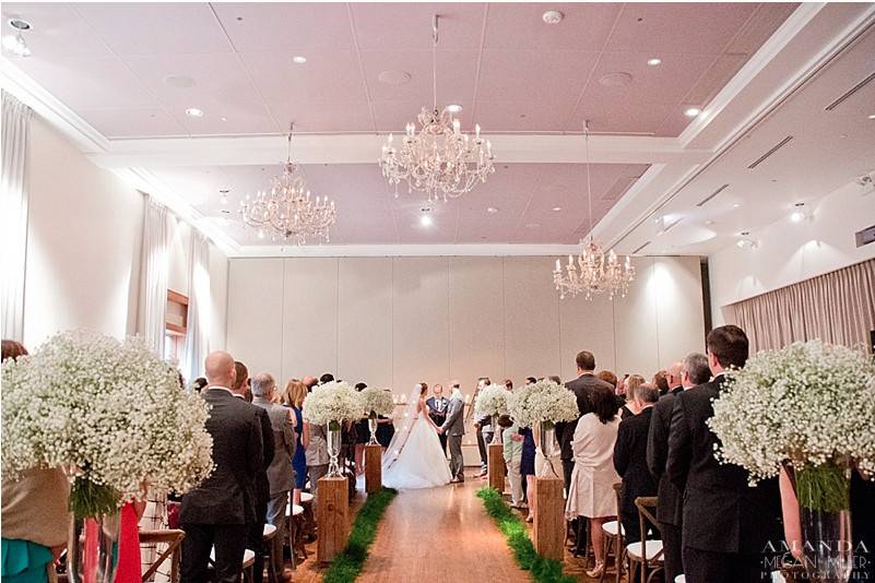 Indoor ceremony with air wall backdrop (Florals by Fleur, Planning by Jayne Weddings & Events)Photo Credit: Amanda Megan Miller Photographyhttp://www.amandameganmiller.com/