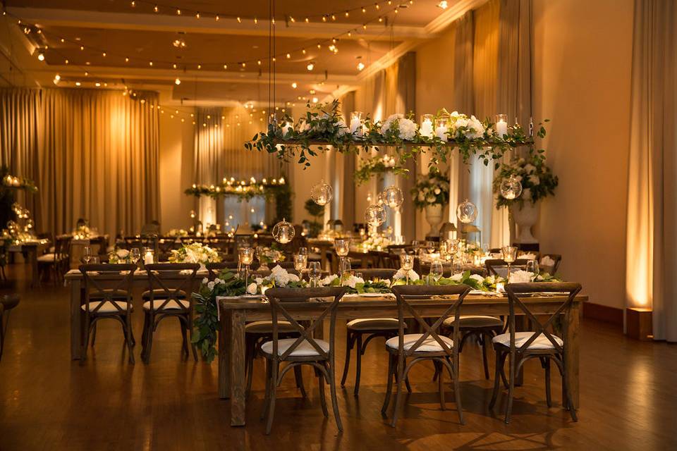 Rustic & Elegant wedding reception decor by HMR DesignsPhoto by Cristina G. Photographyhttp://cristinagphoto.com/https://hmrdesigns.com/