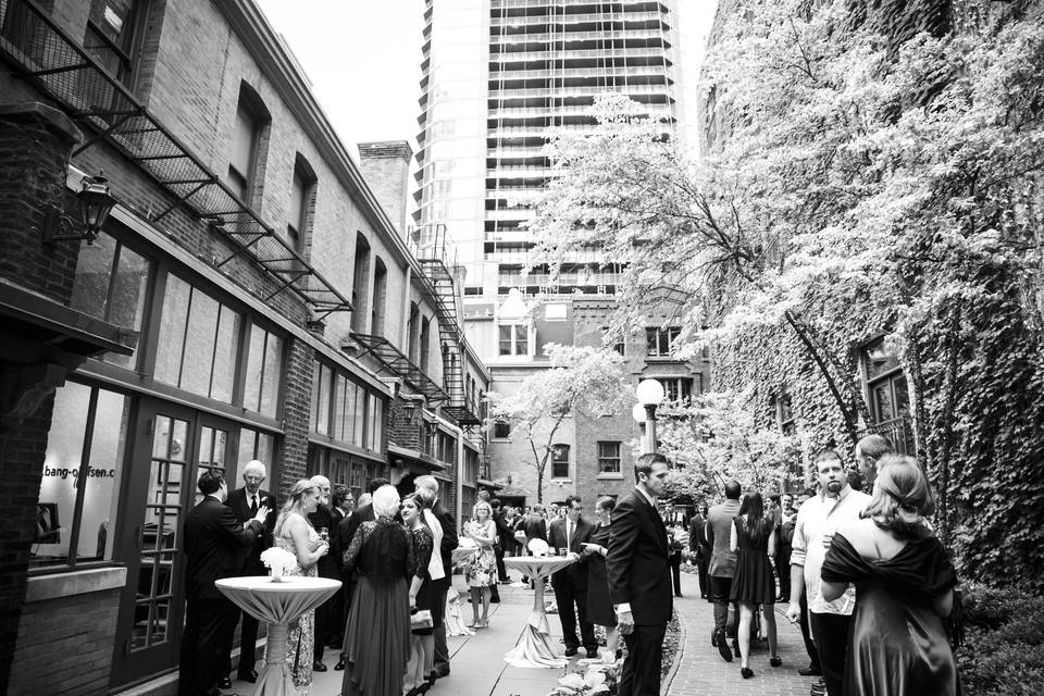 Cocktails in Ivy Room courtyardPhoto Credit: Husar Photographyhttp://www.husarphotography.com/