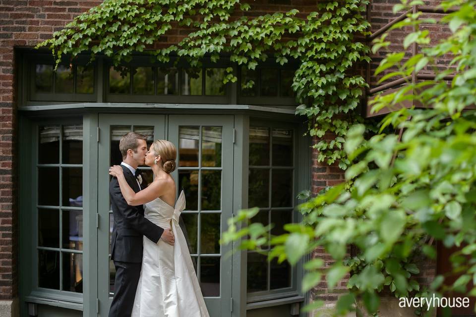 Couple in Ivy Room courtyardPhoto Credit: Avery Househttp://galleries.averyhouse.net