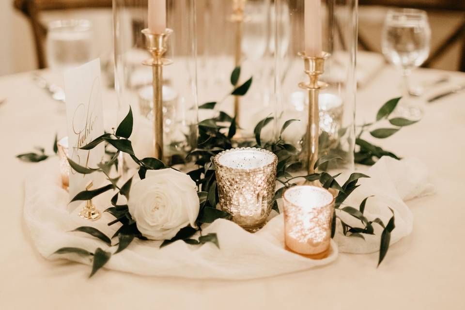 Gold and white tablescape