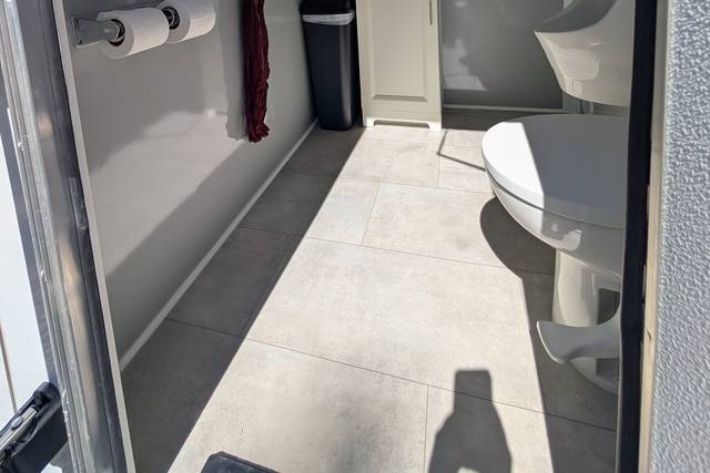 3-stall interior men's