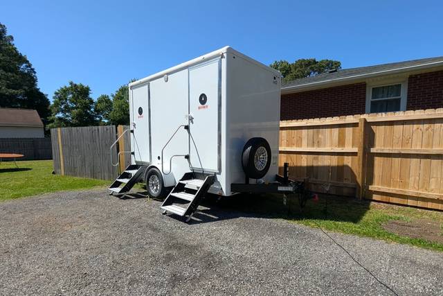 2-stall exterior