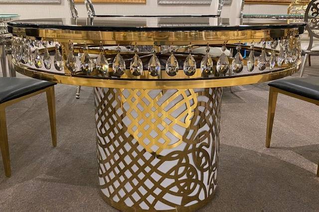 Crystal Cake Table
