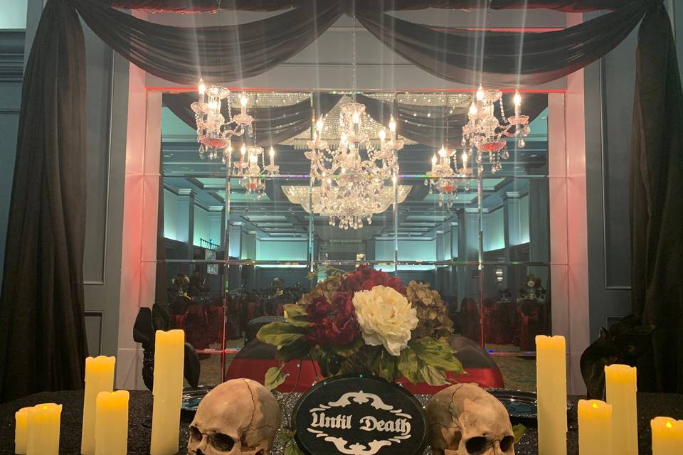 Black & Red Goth Head Table