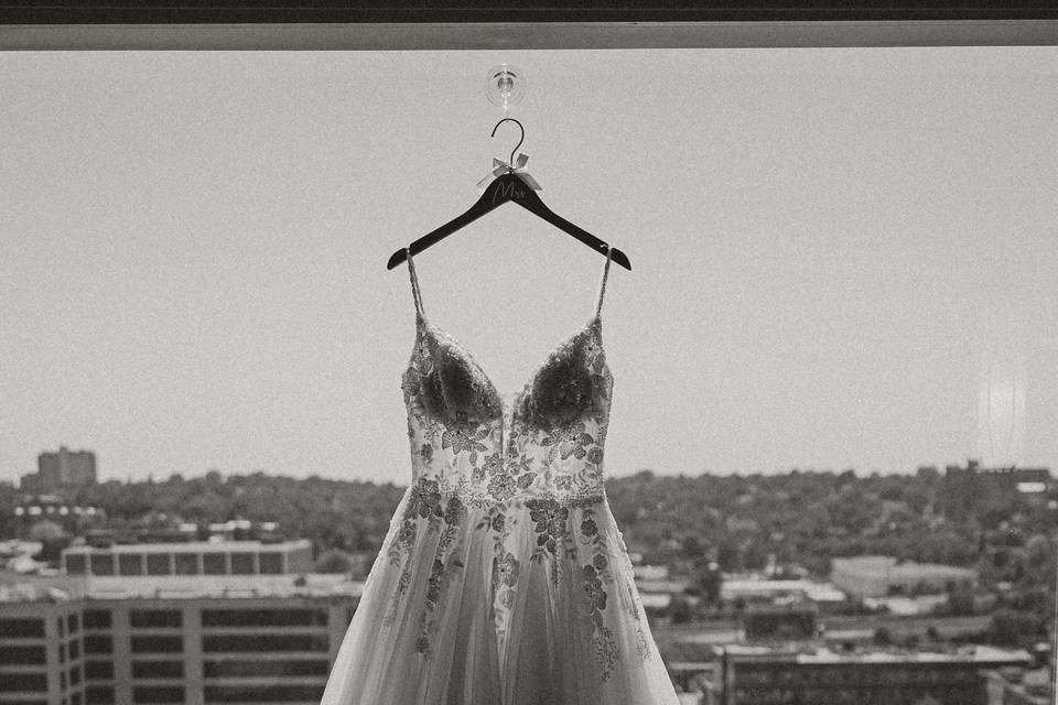 A moment for the dress!