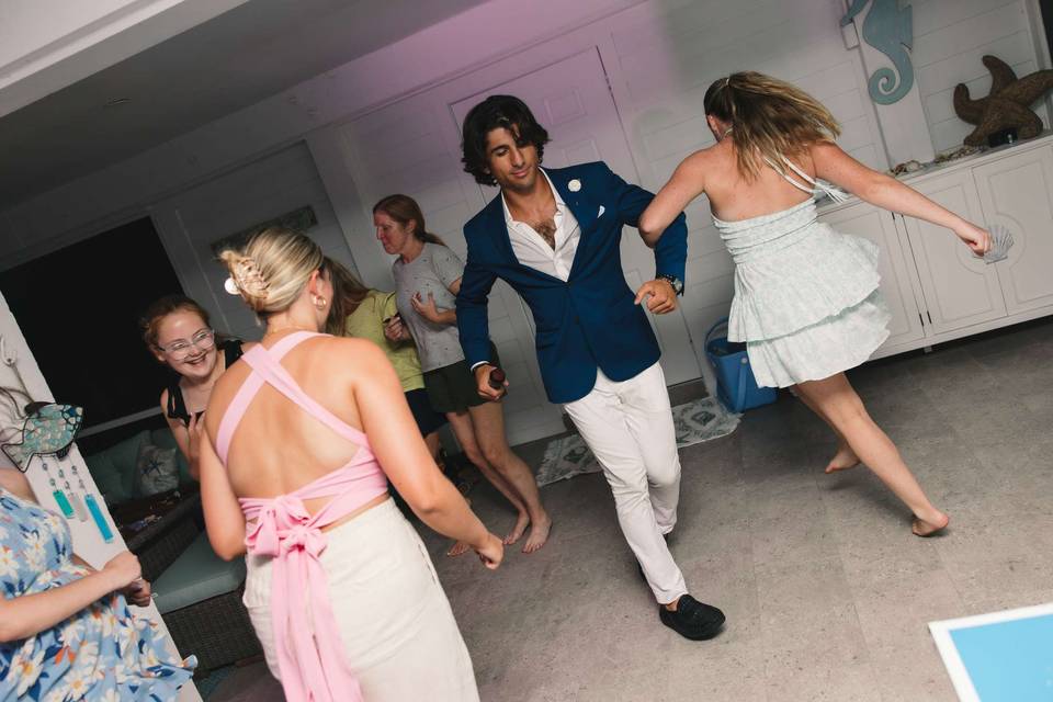 Italian singer/ dance party