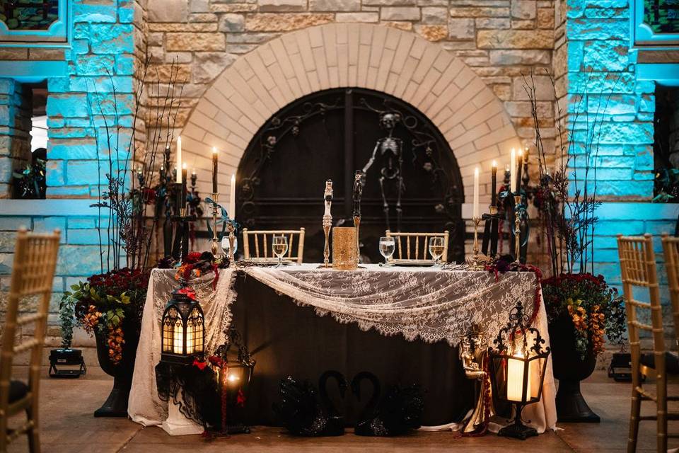 Halloween Sweetheart Table