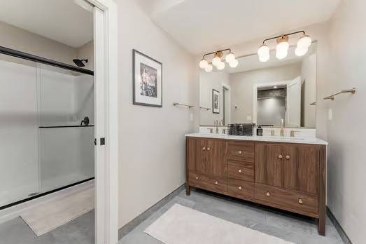 Full Bath (2 of 2) Dbl Vanity