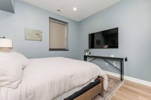 King Bedroom (3/4) w/Smart TV