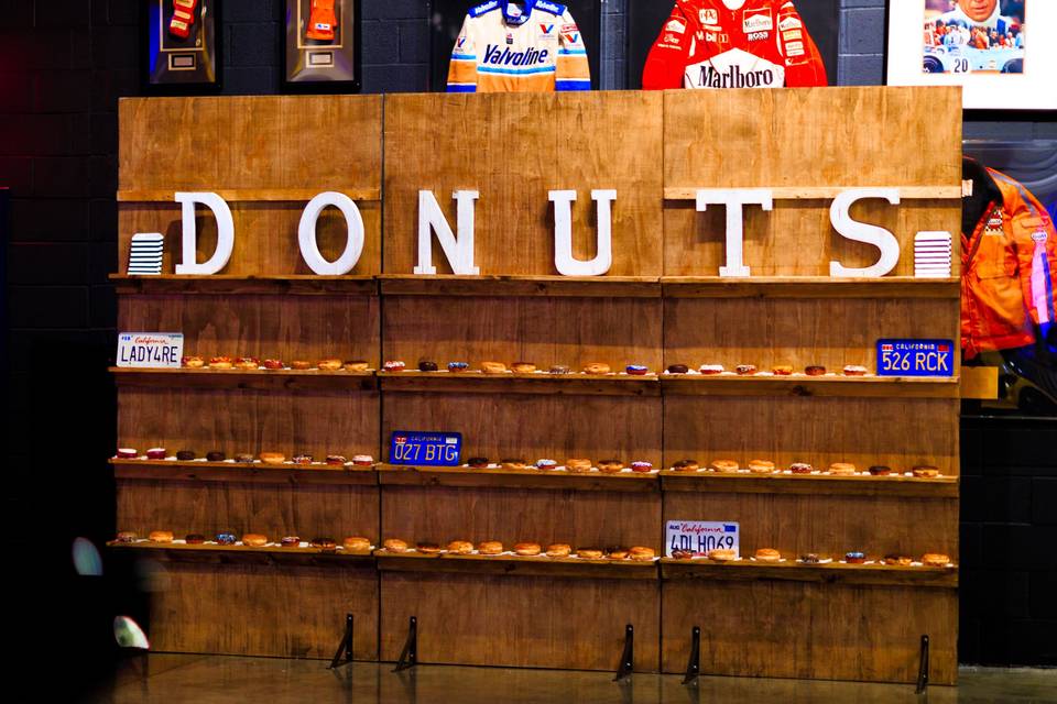 Who doesn't love donuts? Pc: visualsbyarpitplanner: lizzy liz