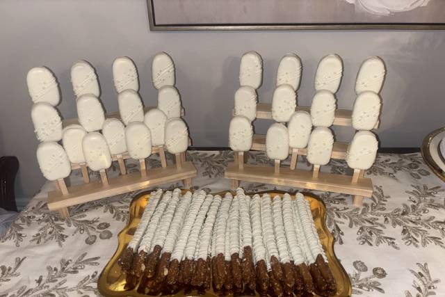 Cakesicles & chocolate pretzel