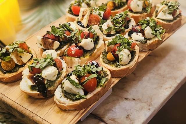 Caprese bruschetta