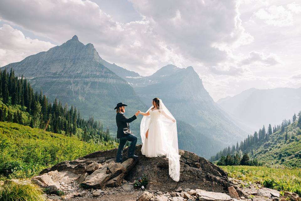 Bride & groom at Glacier Park