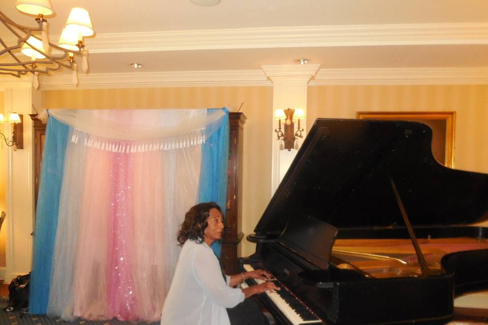 Pianist Dr. Shelia Davis