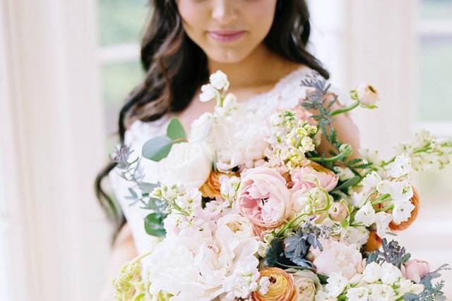 Soft and sweet bridal bouquet