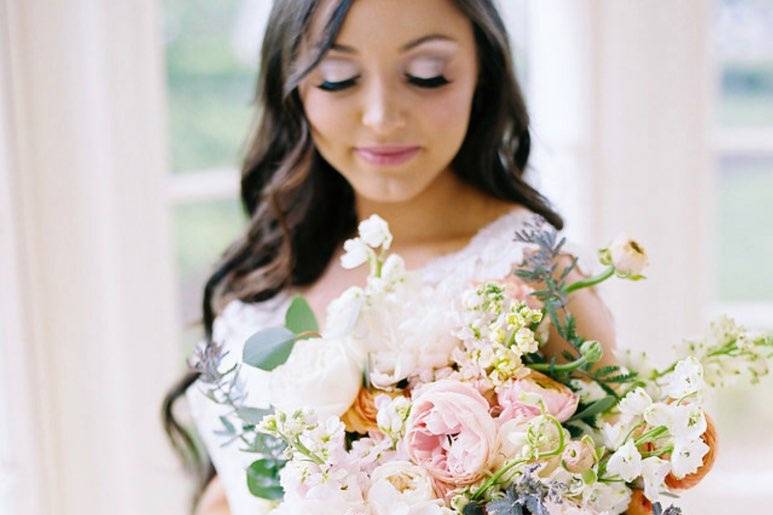 Soft and sweet bridal bouquet