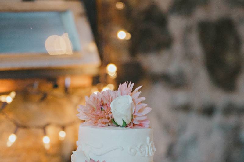 2 Layer wedding cake