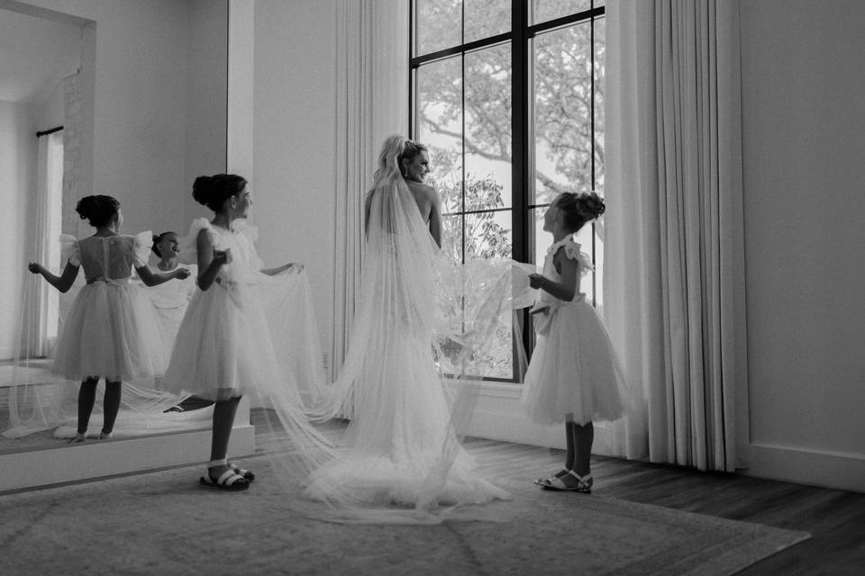 Flower girls and final touches
