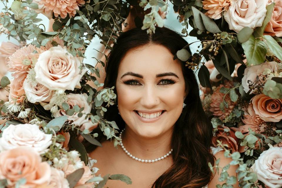 Bridal bouquet frame