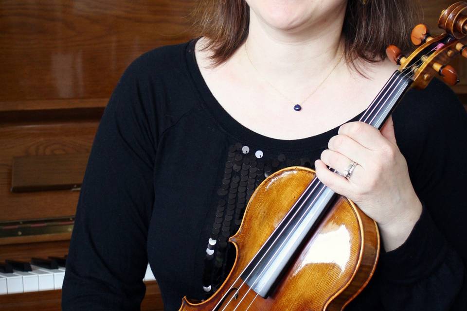 Kelly Roenicke, Violinist