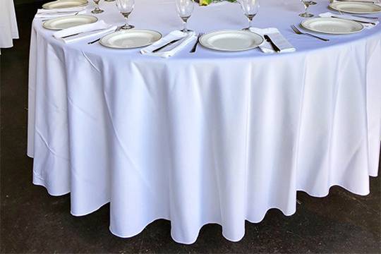 Table setting carriage barn