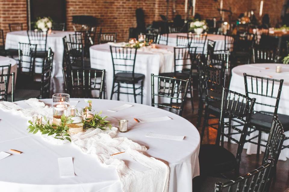 Table Decor + Linens