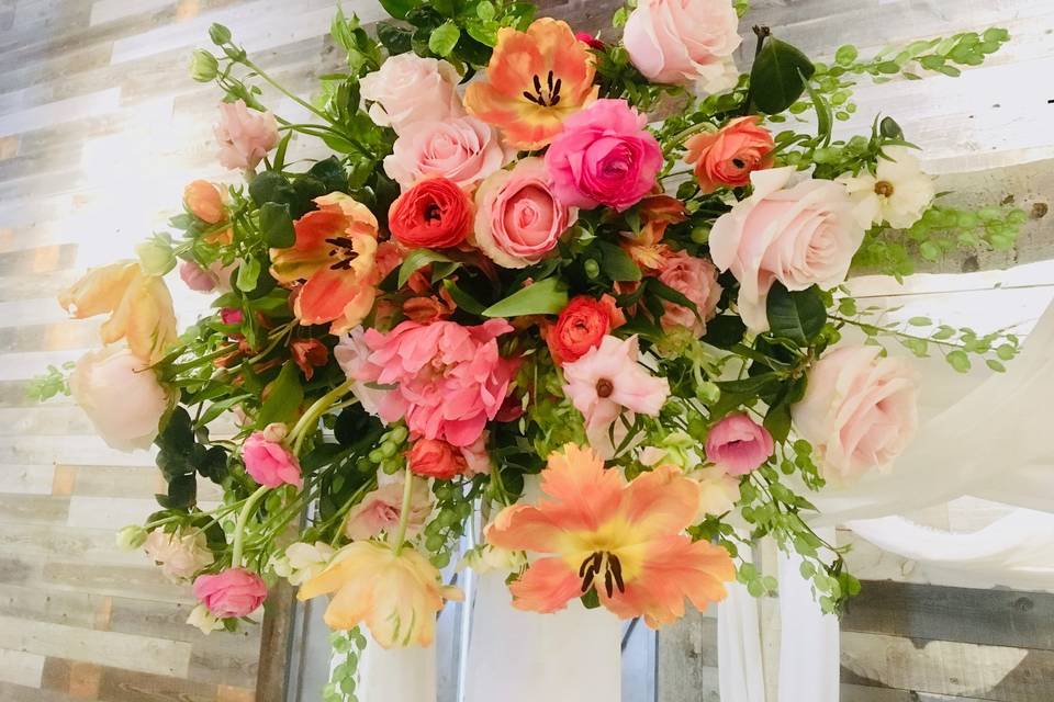 Bright arch flowers