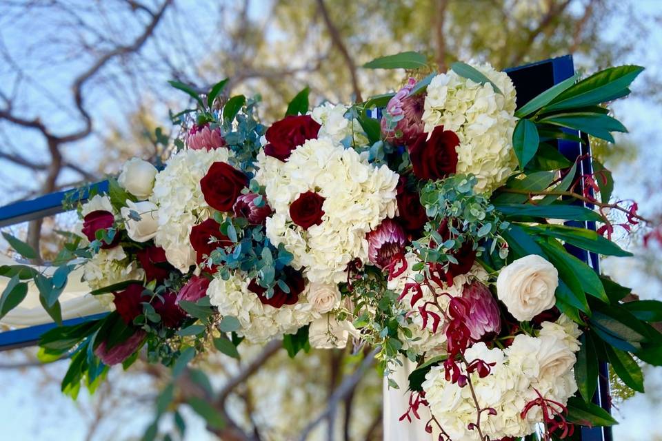 Corner arch floral