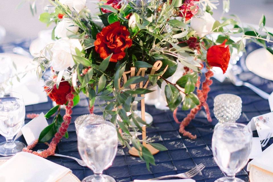 Romantic table centerpiece