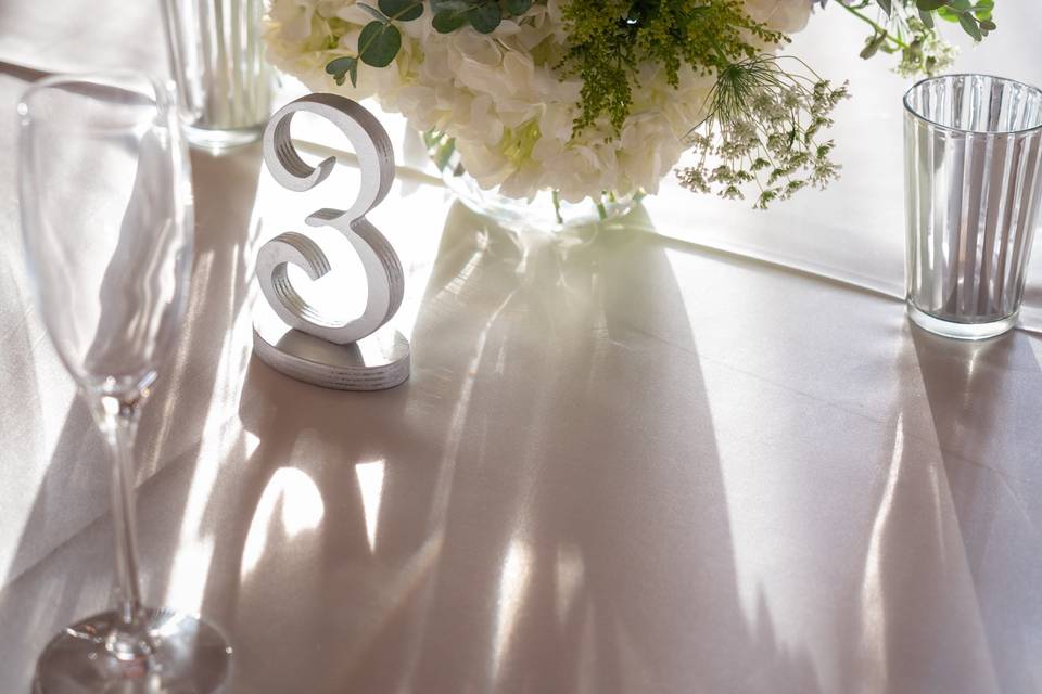 Cream & blue centerpiece