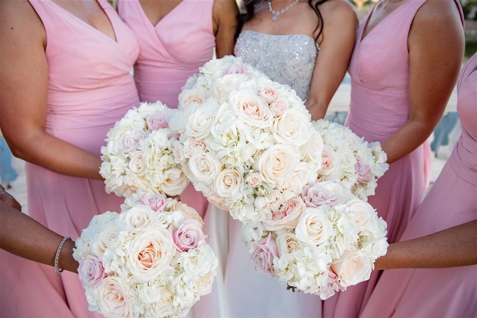 Pink, ivory & white bouquets