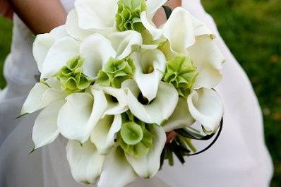 The bride holding her bouquet