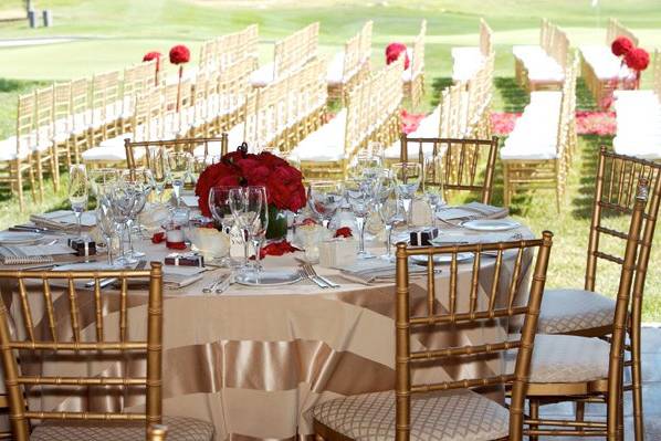 Lawn table with flowers