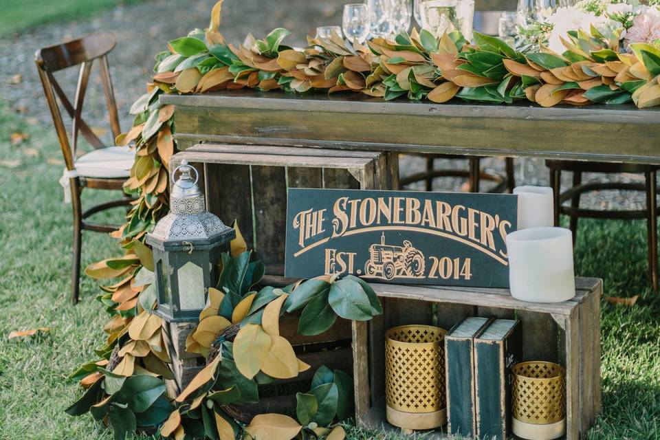 Lawn table with flowers