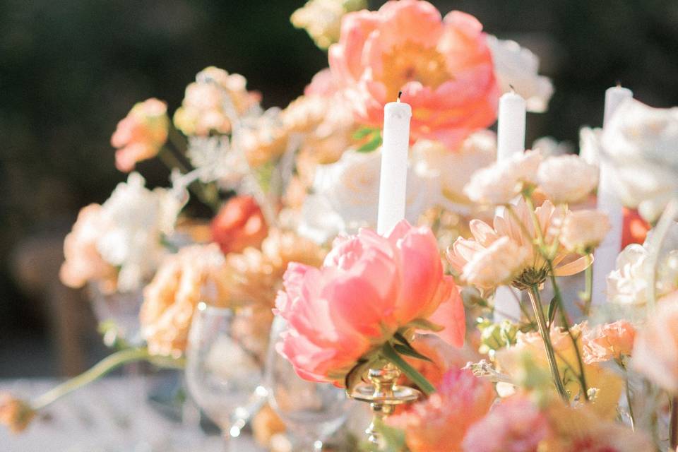 Coral wedding table set up