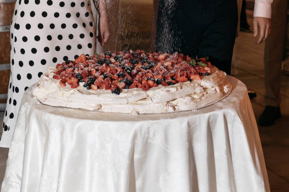Pavlova cake
