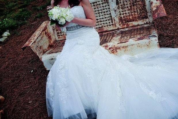The bride with rustic designs