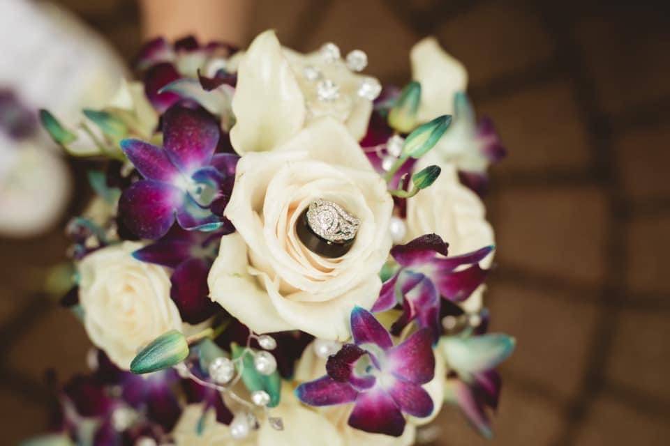 Bridal bouquet with ring