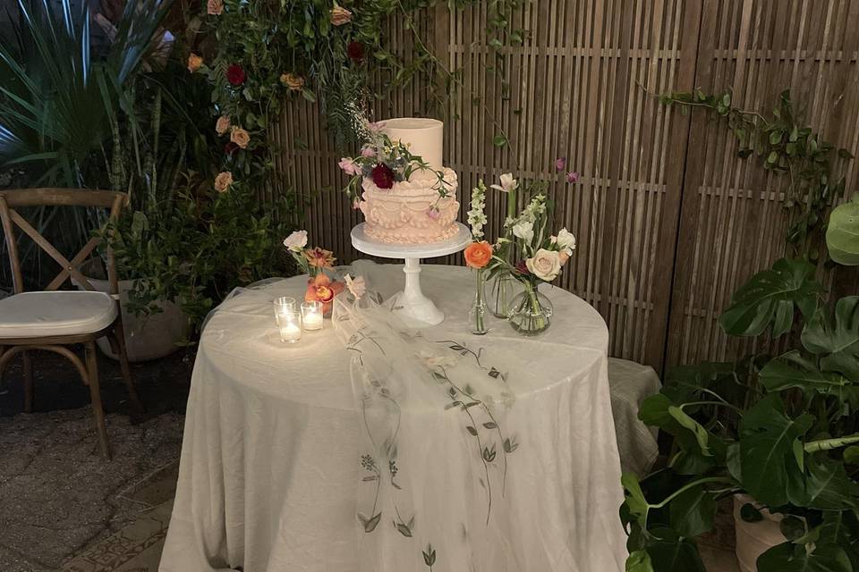 Intimate wedding cake