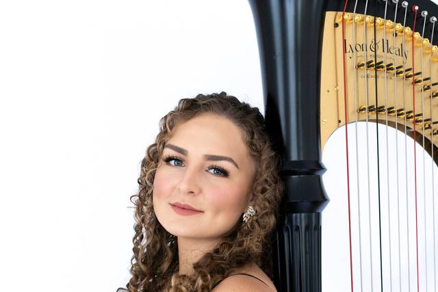 Korenna Hodge, Harpist