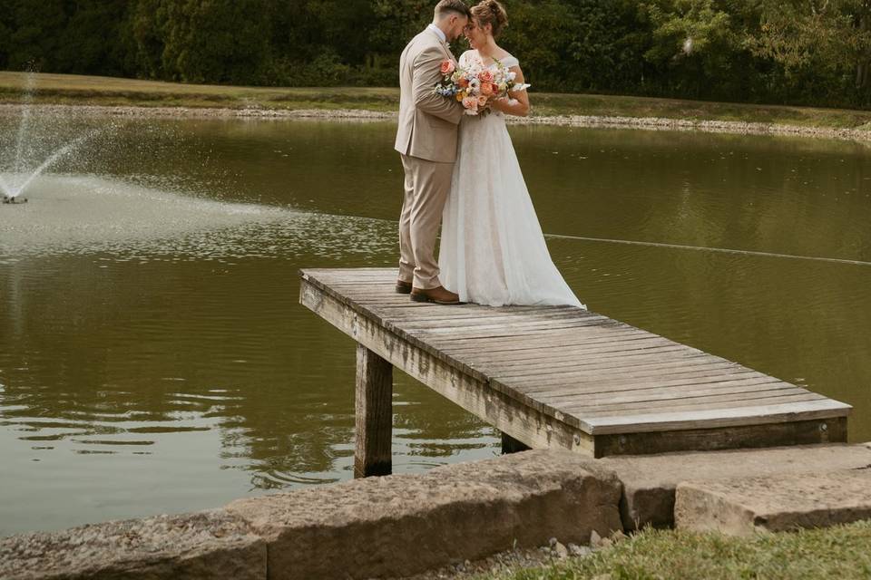 Happy couple/Pond